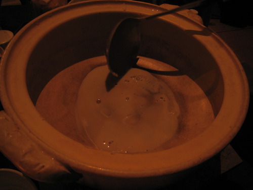 IMG_2515小麦粉水に溶いて土鍋でやく.JPG